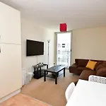Comfortable 2 Bedroom Flat With Great View Near Canary Wharf